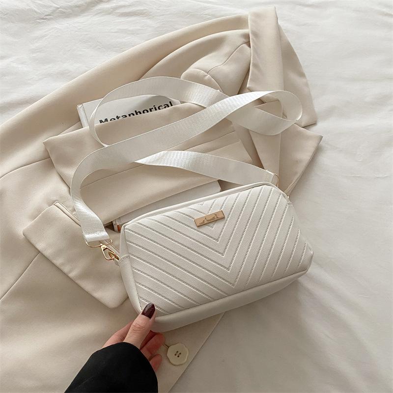 Women's Bag 2025 New Wavy Small Square Bag Embossed Camera Bag Casual Shoulder Bag Hair High Sense Internet Celebrity