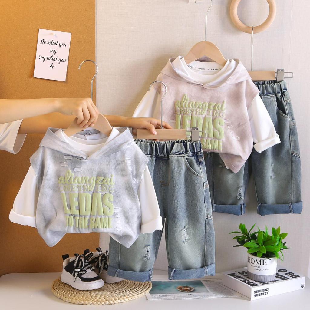 Boys' Hooded Sweatshirt Set, Fashionable Letter Long Sleeved Top for Spring and Autumn, Casual Jeans, Children's Three Piece Set