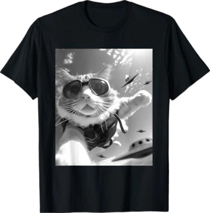 Funny Skydiving Cat Selfie with Alien UFOs T-Shirt XL