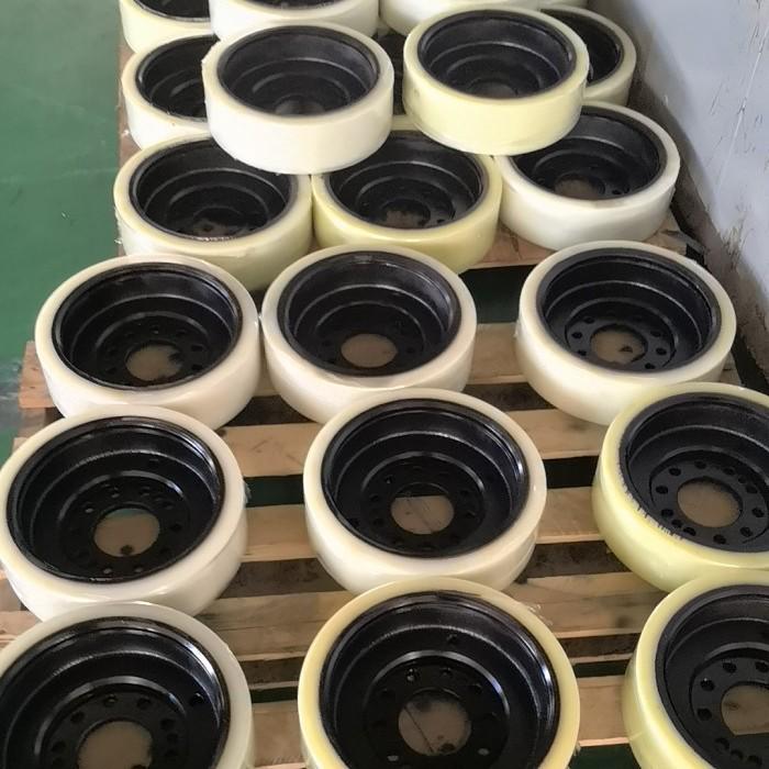 Coal Mine Monorail Locomotive Rubber Drive Wheel: 340x100, 355x95, 400x100