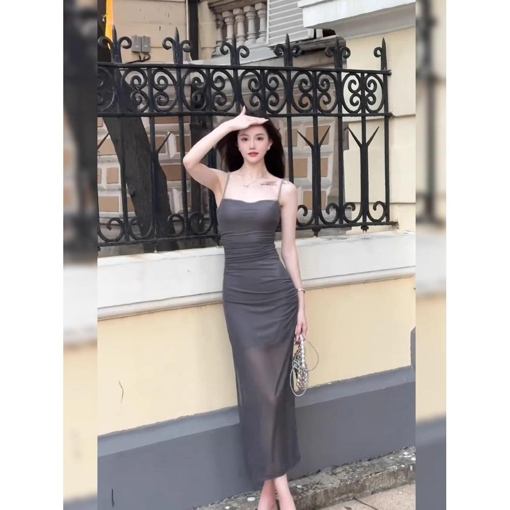 

Show figure, slim fit, hip-wrapped dress, light and familiar style, versatile mesh yarn, split-ended temperament, suspender long dress S сірий колір