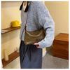 Retro fashion underarm bag women's new 2023 autumn and winter simple versatile tote bag high-end commuter shoulder bag