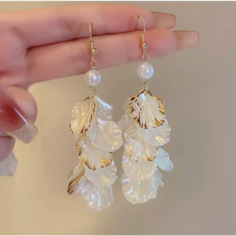 High-end French Super Fairy Pearl Flower Fringed Earrings Women's Light Luxury Temperament Earrings Retro Petal Exaggerated Earrings