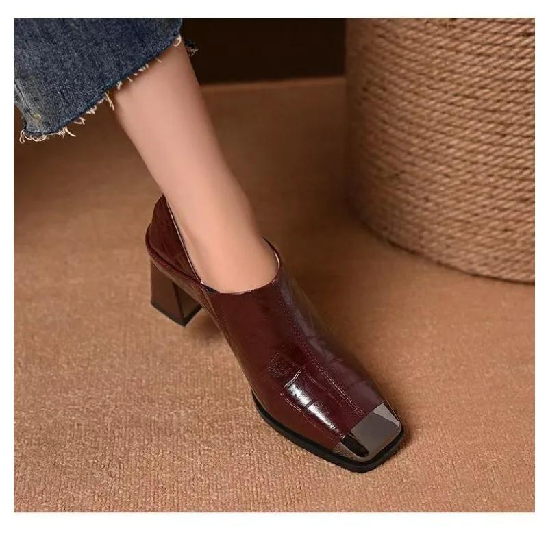 Moda 2025 Lato Francuski Temperament Metalowe Wysokie Obcasy Wiosna i Jesień Nowe Modne Czółenka z Kwadratowym Noskiem z Głębokim Wycięciem
