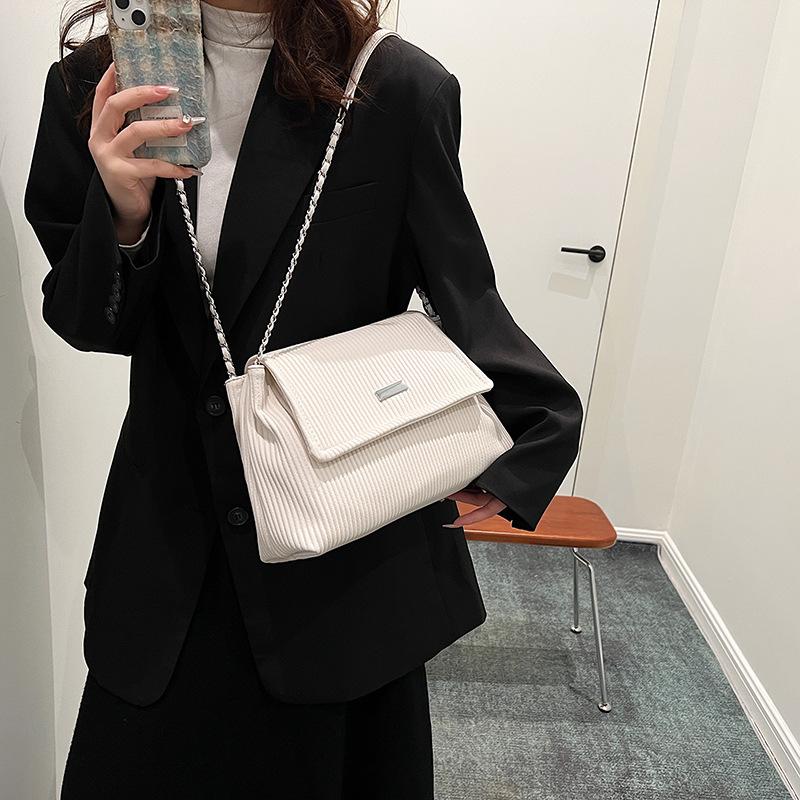 Large-capacity Underarm Bag Women's Spring and Autumn New Fashion Oblique Span Bag Niche Texture Chain Shoulder Bag
