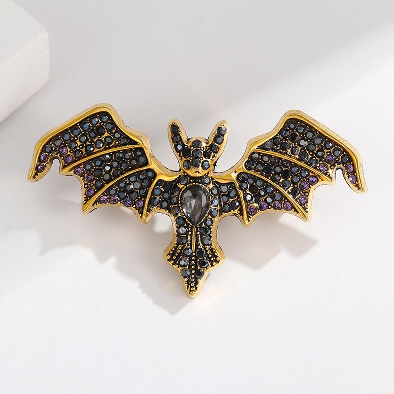 Vintage Cute Devil Bat Brooches Women Coat Clothing Badges Jewelry Accessries Gifts