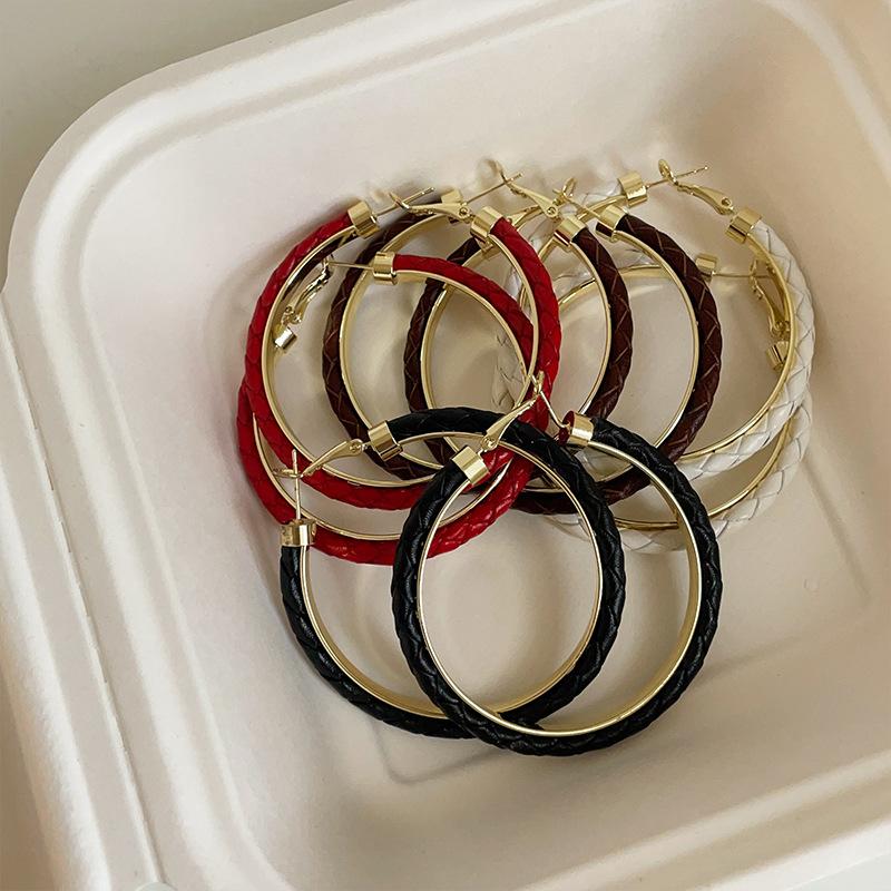 Exaggerated Personality Twist Leather Large Earrings Women'S Niche Unique Exquisite And Thin Commuting Simple Versatile Earrings