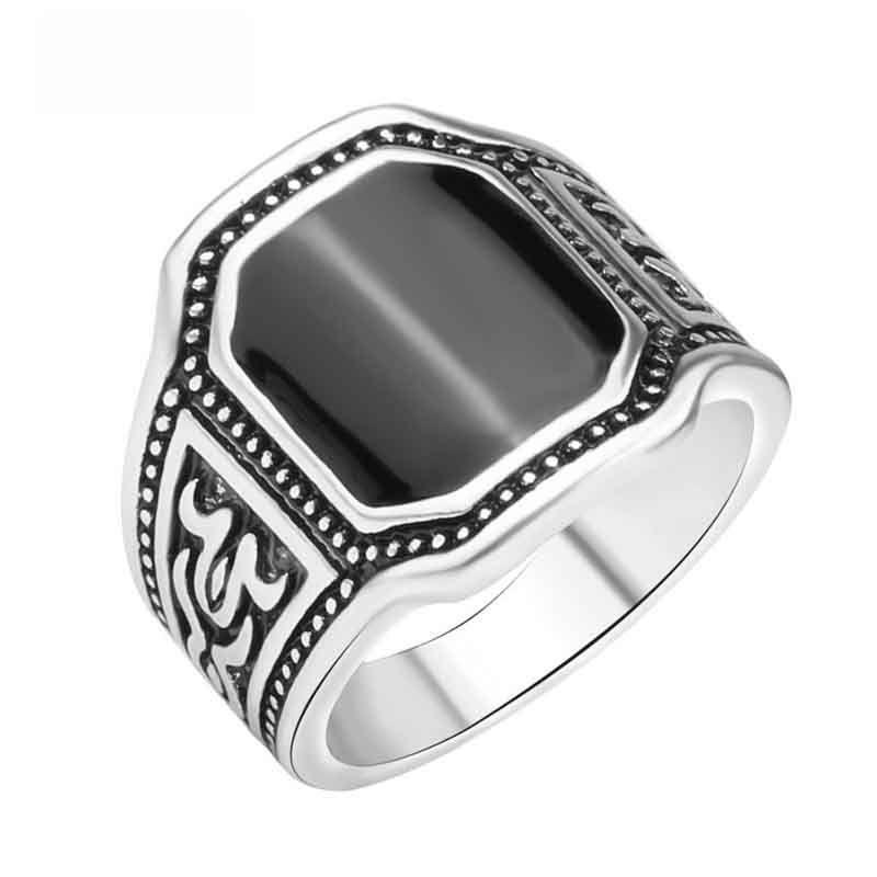 Elegant Fashion Jewelry Ring With Round Black Rhinestone And Curved Engraving For Men