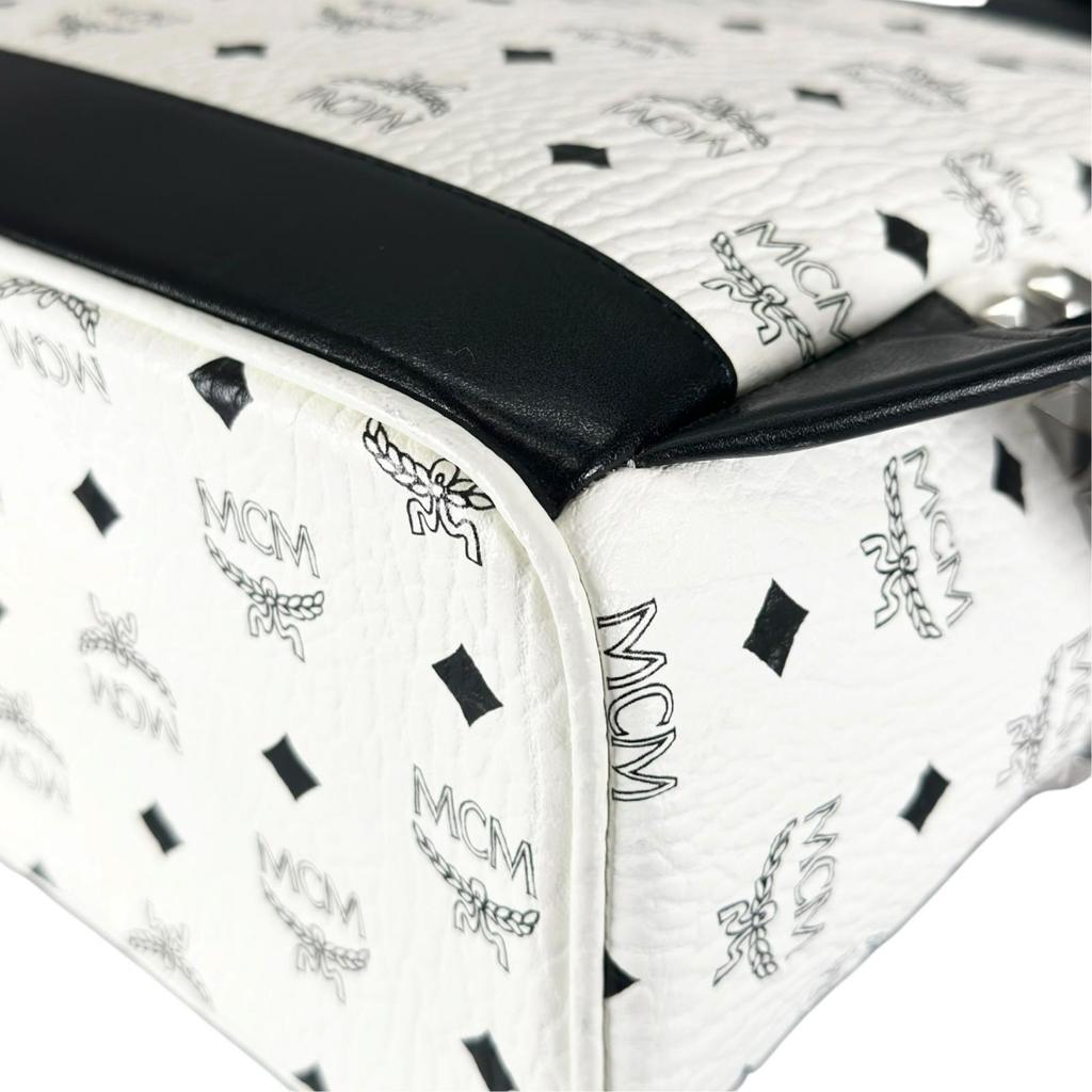MCM Stark Sidestuds Visetos MMK65VE37WT001 Backpack Â· Daypack white unisex Small size used