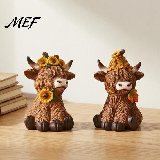 Seasonal Autumn Party Supplies Highland Cow Garden Statue, Cute Resin Figurine Outdoor Indoor Thanksgiving Decorative Table Pieces Desk Decor,