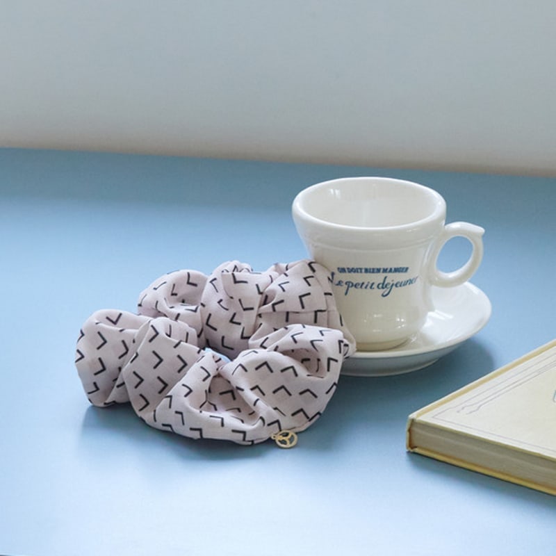 

ANA MAISON Picture Window Big Hair Scrunchie Picture Window