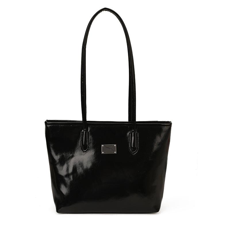 Tote bag large capacity shoulder armpit women s bag new simple commuter simple portable shoulder bag