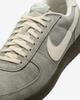 IF0666-300 Nike Field General Light Army Natural (Men's)