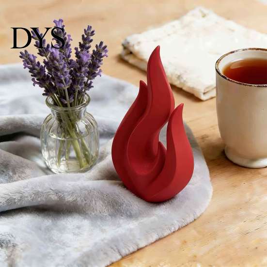 Einzigartige Schreibtischkunst 3D-gedruckte Flammen-Skulptur, Mattrote Hohlstatue, Stilvolles Dekor Minimalistisches Ornament für Büro Heim Schreibtischzubehör