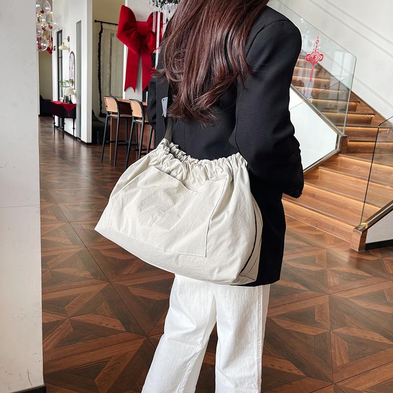 Large Capacity Crossbody Bag Women's Pleated Lightweight Shoulder Bag Underarm Bag
