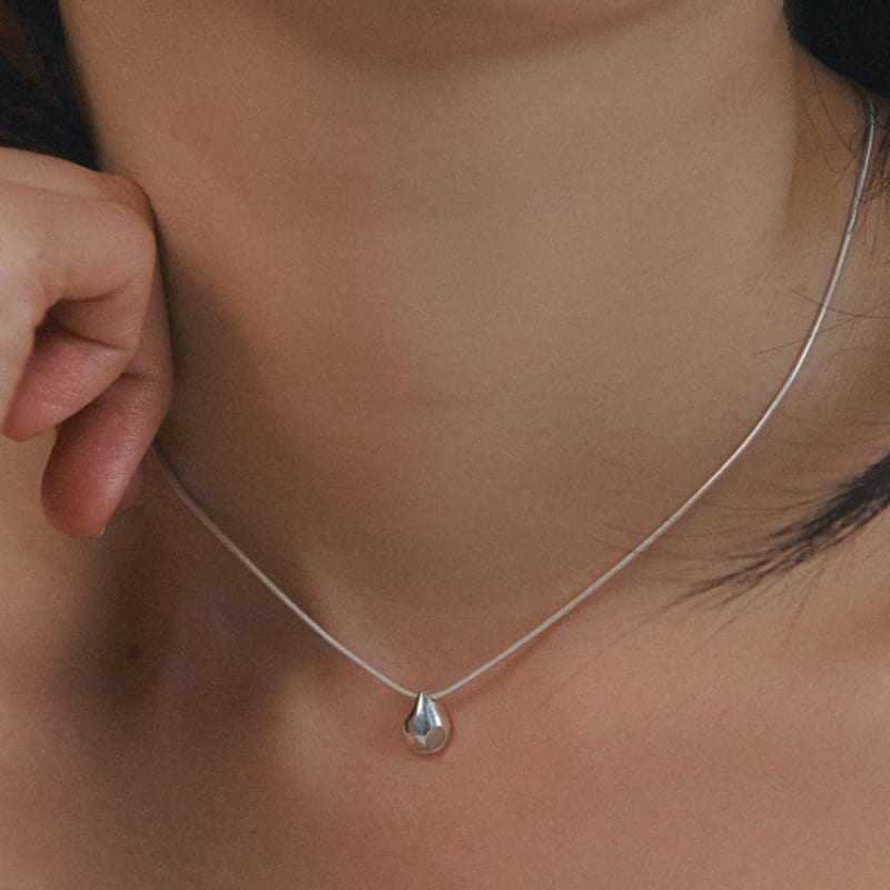 Goyu DEWDROP NECKLACE