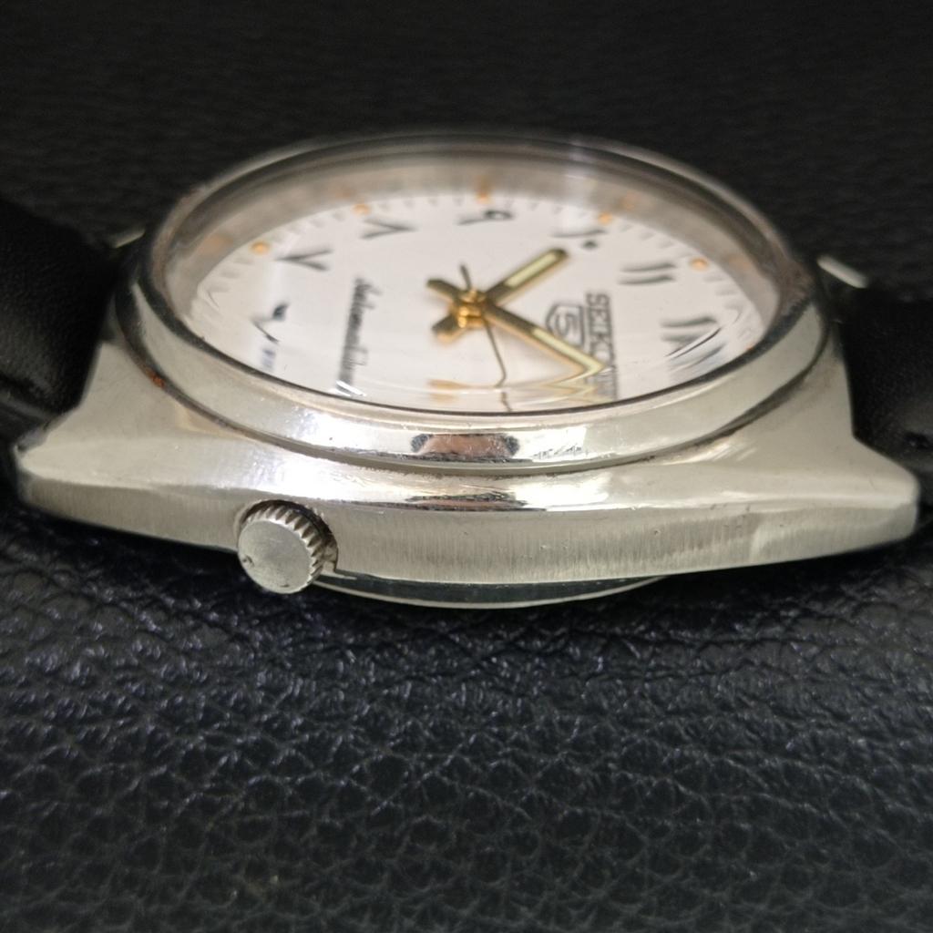 JAPAN VINTAGE SEIKO 5 AUTOMATIC MENS WHITE COLOR DIAL WATCH A706828-1