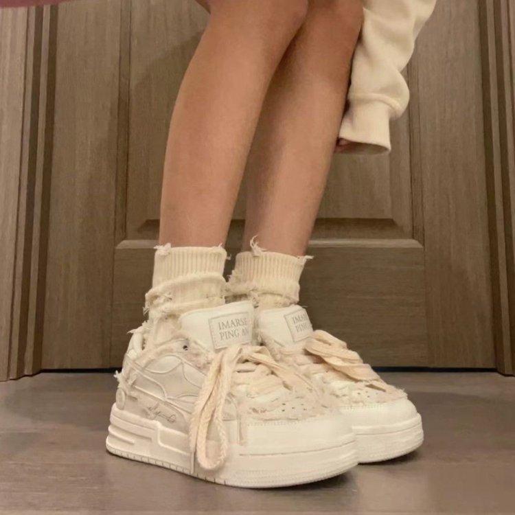 White ins tide bread shoes women's 2025 spring with skirts breathable niche Guochao thick-soled casual little white shoes