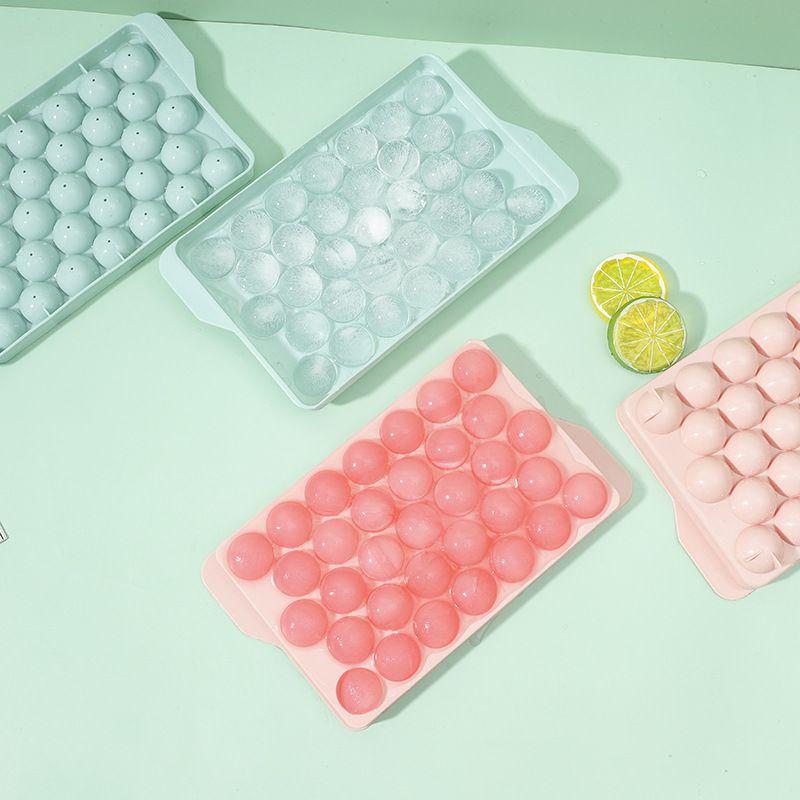 Convenient Round Ice Tray With Lid Non-stick Plastic Mold For Perfect Ice Shapes