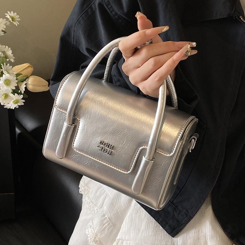 Niche Retro Portable Small Square Bag, Simple Oil Wax Leather, High-end Sense, Solid Color Single Shoulder Messenger Women's Bag