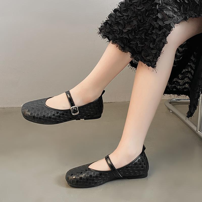 Französische Ballerinas silberne Einzelschuhe Damen Sommer 2025 neue Modelle mit Röcken leichte Öffnung Mary Jane Schuhe kleine Lederschuhe Abendschuhe