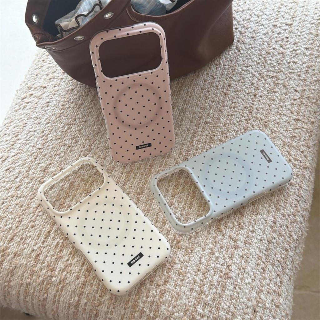 Magnetic Powder Blue & White Polka Dot iPhone 14/13 Compatible ProMax Case with Round Edges