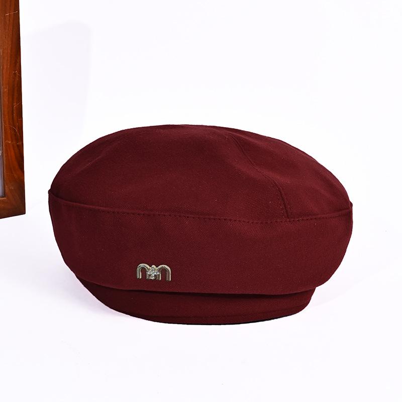 Herbst- und Winter-Baskenmütze mit M-Buchstaben-Markierung, vielseitiger Hut im britischen Stil für Damen, lässige warme Baskenmütze, die das Gesicht zeigt, kleiner Malerhut