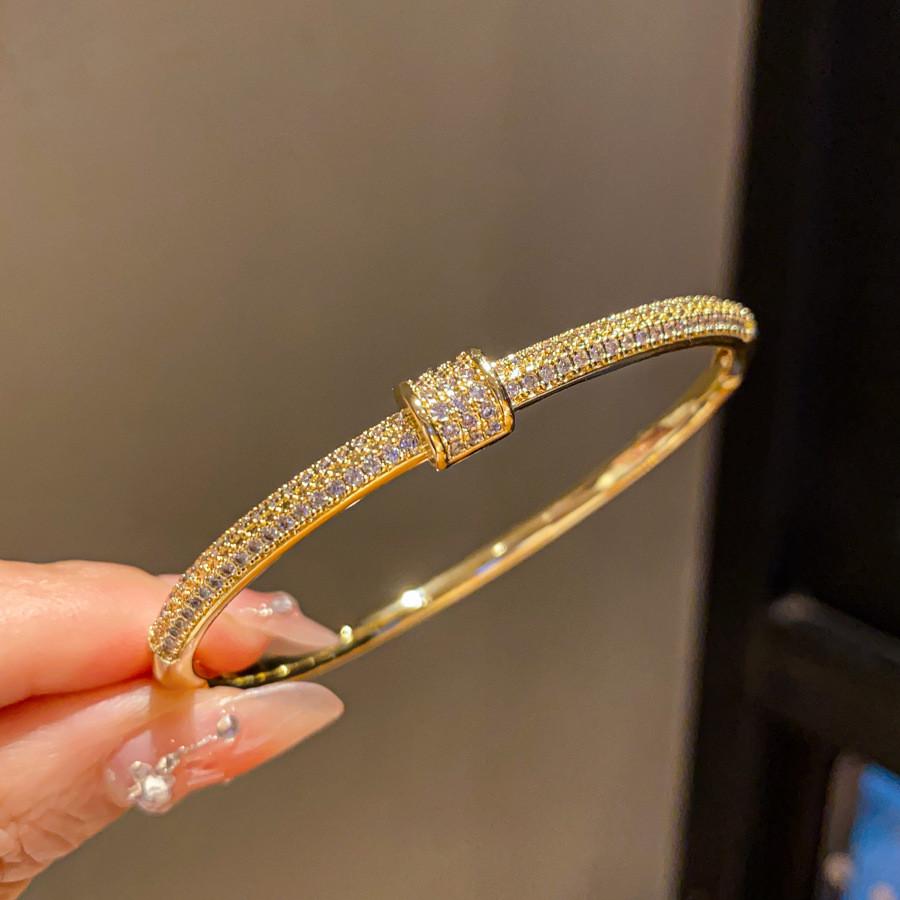 Copper Plated Geometric Bracelet With Irregular Shapes For Fashionable Women