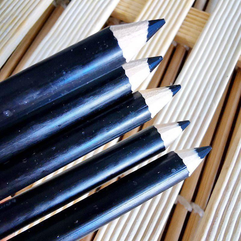 

Карандаш для глаз и бровей угольно-черного цвета Coffee 1 piece