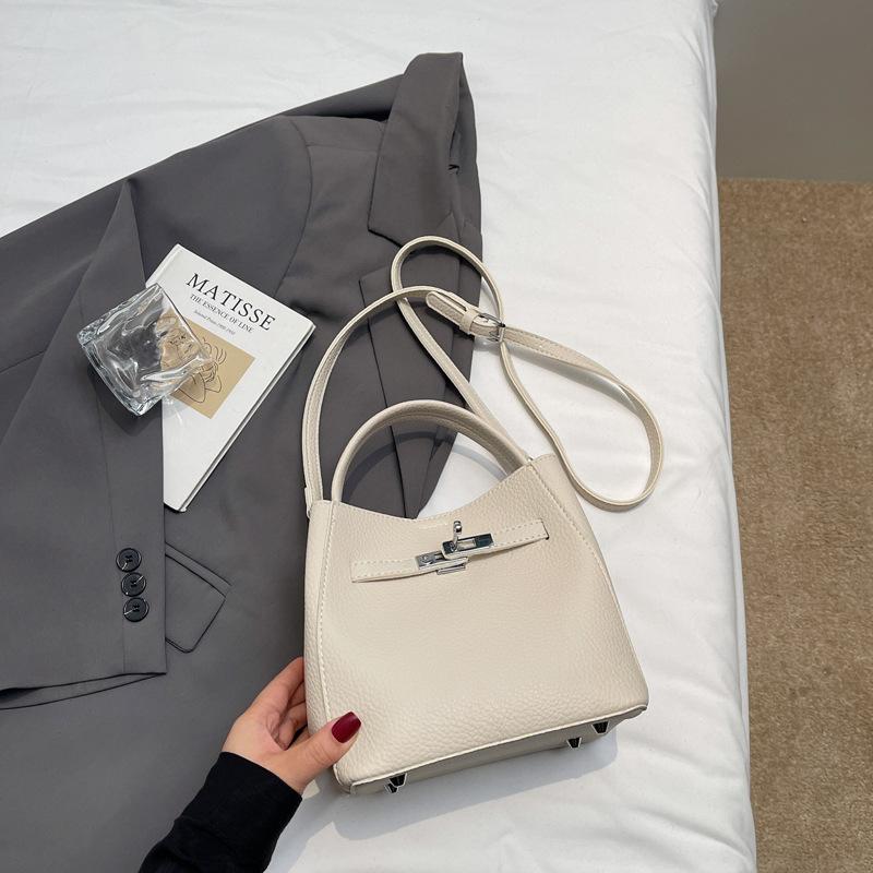 Simple handbag small bag women's 2025 autumn new high-value bucket bag commuter casual shoulder messenger bag