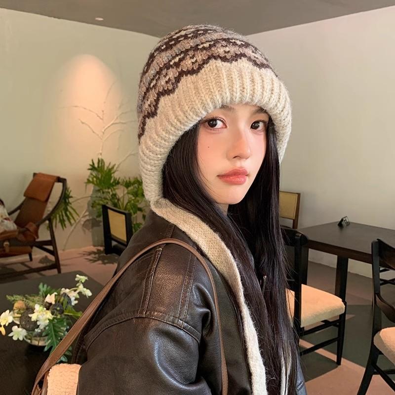 Jacquard Bag Hat Women's Autumn and Winter High End Style Colorful Knitted Hat  Thickened Warm Ear Protecting Woolen Hat