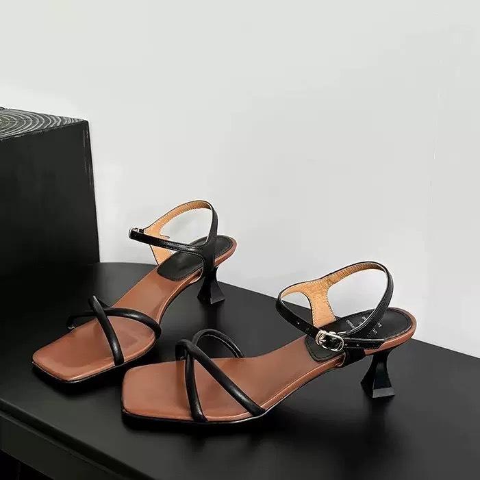 

Sheepskin version~ Cross-strapped high-heeled sandals women s head temperament open-toed retro stiletto one-word buckle shoes 40 чёрный