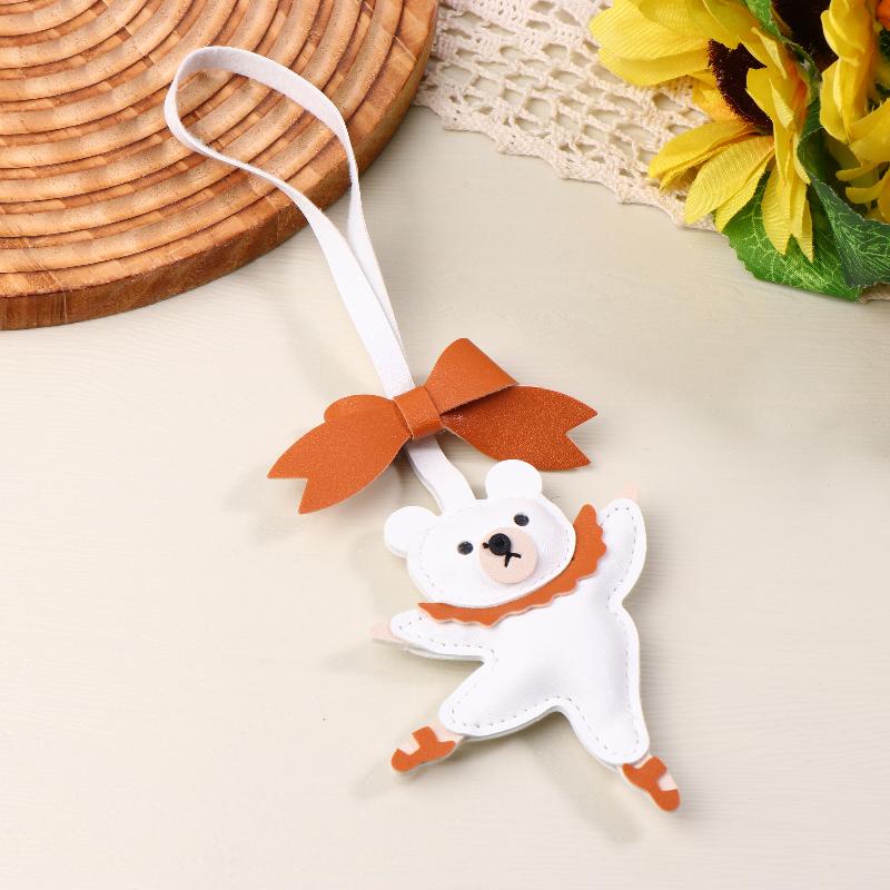 

Cute Cartoon Pu Leather Dancing Bear Keychain Little Bear Keyring Pendant Bag Charm Decoration For Girl Gifts белый
