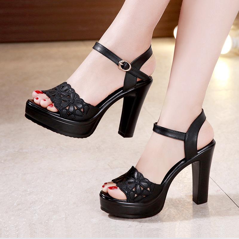 

Plus Size 32-43 Block Heels Buckle Platform Sandals Women Wedding Shoes Summer 2025 Floral Carved High Heels Sandals Office 34