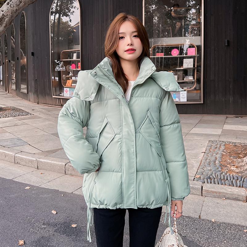 Cotton-padded Jacket Women's Short New Winter Wind Hooded Padded Bread Coat Loose Cotton Coat.