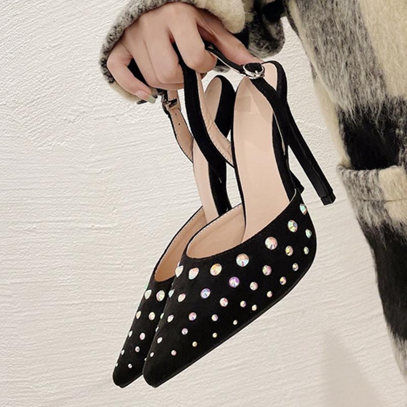 Nové třpytivé kamínky Dámské lodičky Sexy křišťálové špičaté jehlové podpatky Zadní část Přezka Pásek Jarní boty Sandály