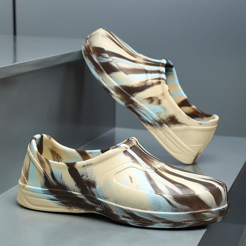 Men's Low Top Graffiti Rain Shoes Thick Sole Non Slip Round Toe Slip On Lightweight Waterproof Wear-Resistant Kitchen Work Shoes