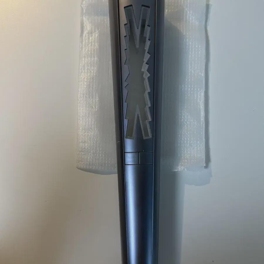 

Светящаяся палочка Le Sserafim