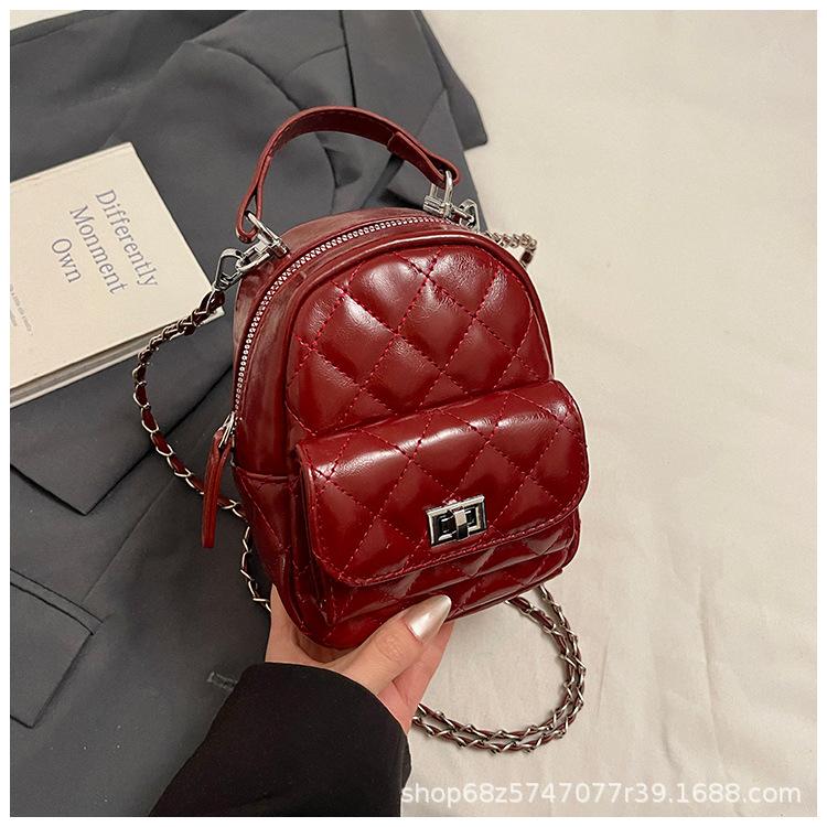 

Portable Xiaoxiangfeng bag women s 2025 new versatile going out backpack exquisite diamond chain bag