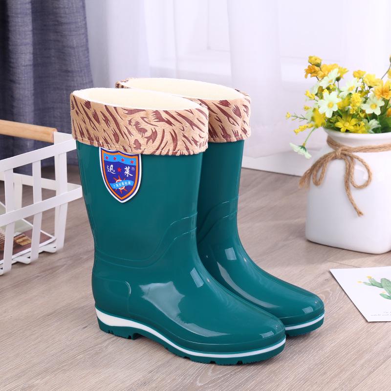 Women's Non-Slip Mid-Tube Rain Boots - Fashionable, Wear-Resistant, Waterproof Footwear for Kitchen and Outdoor Use