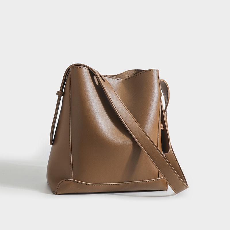 Spring and Summer New Versatile Simple Commuting Bag Large Capacity Mother Bag One-shoulder Underarm Bucket Bag Crossbody Bag for Women