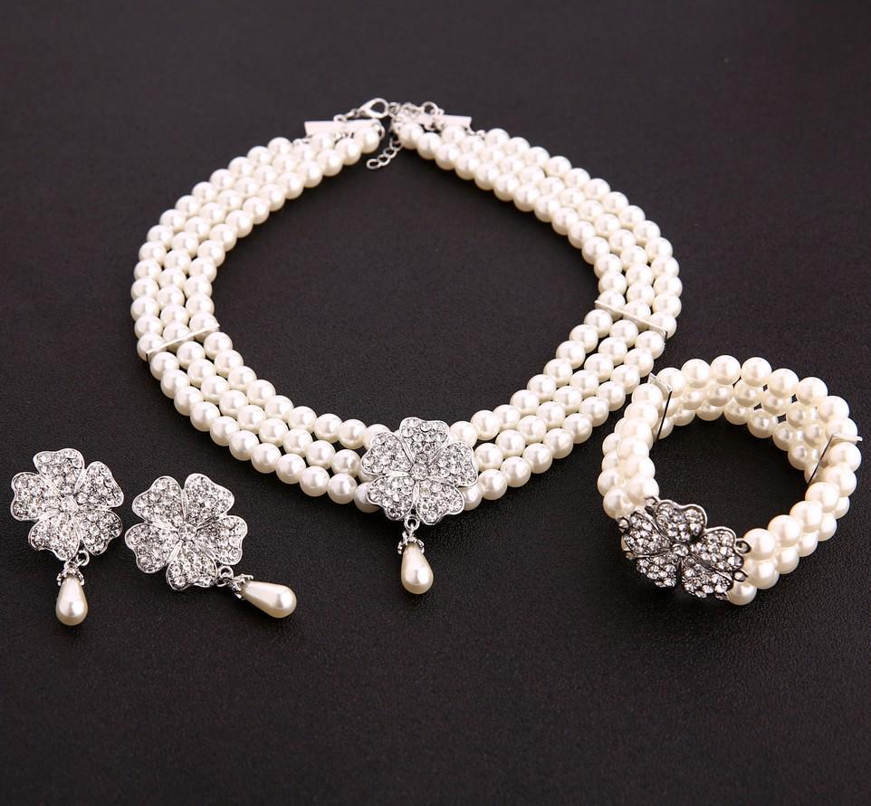 

European Retro Rhinestone & Pearl Clover Jewelry Set: Necklace, Earrings, Bracelet for Bridal