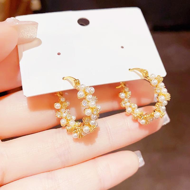 Light Luxury French Temperament Pearl Hoop Earrings for Women Exquisite Zircon Retro Sweet Design Earrings Party Jewelry Gifts