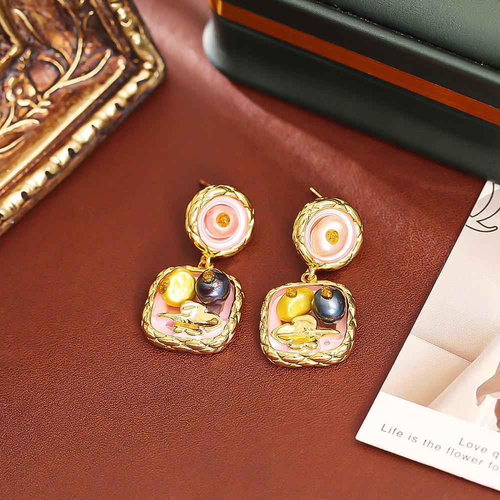 Винтажный набор: Жемчужное колье и позолоченные серьги-гвоздики «Сад Моне»