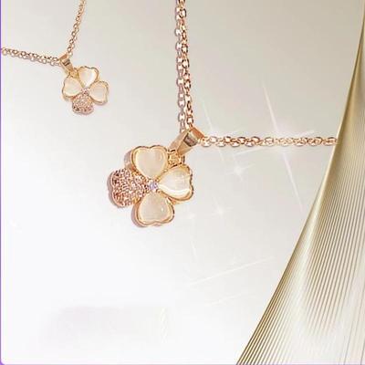 Single-petal Diamond-encrusted Four-leaf Flower Titanium Steel Necklace, Women's Model, Light Luxury Niche Fashion Multi-purpose Collarbone Chain