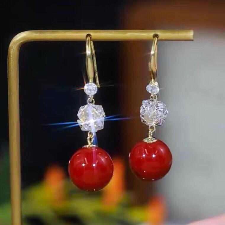 Niche personality super flash red bean earrings, temperament versatile pearl earrings, acacia bean earrings красный