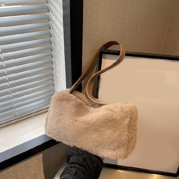 Fashionable Plush Shoulder Bag Functional Interior Suitable for Everyday Use