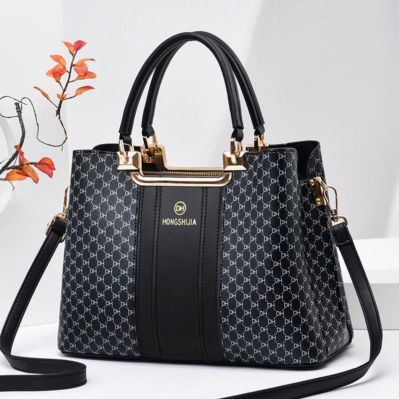 Retro European & American Women s Crossbody and Shoulder Bag - Trendy, Versatile Design 29x13x21 cm чёрный