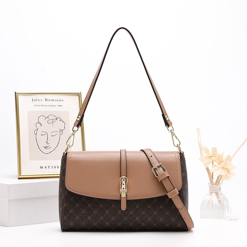 Advanced Leather Women s Crossbody Bag with New Splicing, Contrasting Color Flip Shoulder Bag, Fashionable and Trendy Bag