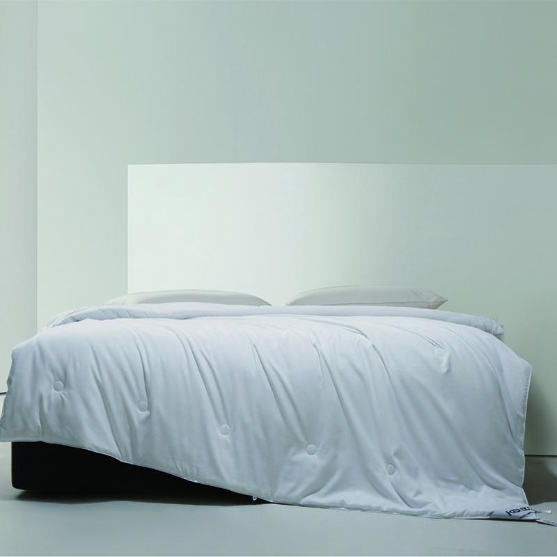 

KENZO Tiger Head Embossed All-Season Quilt